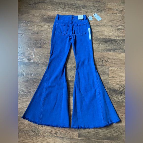 Size 26 blue bell bottom jeans - Picture 3 of 5